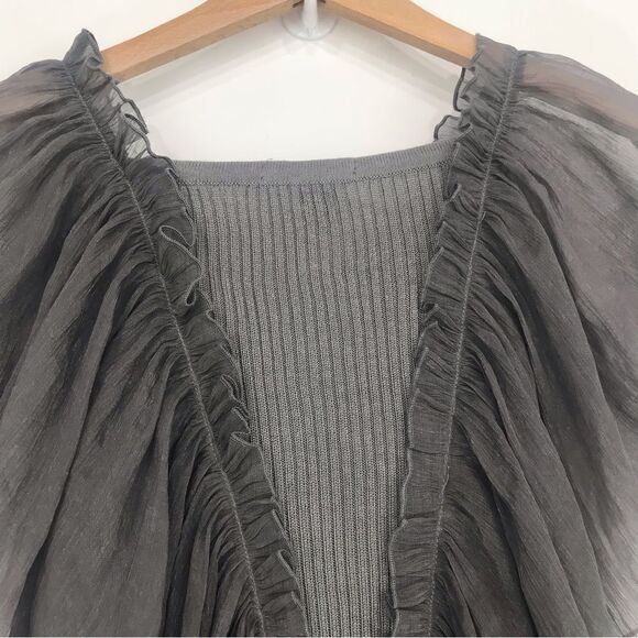 Isabella Rodriguez Gray Knit Ruffle Flutter Sleeve Blouse - Picture 6 of 12